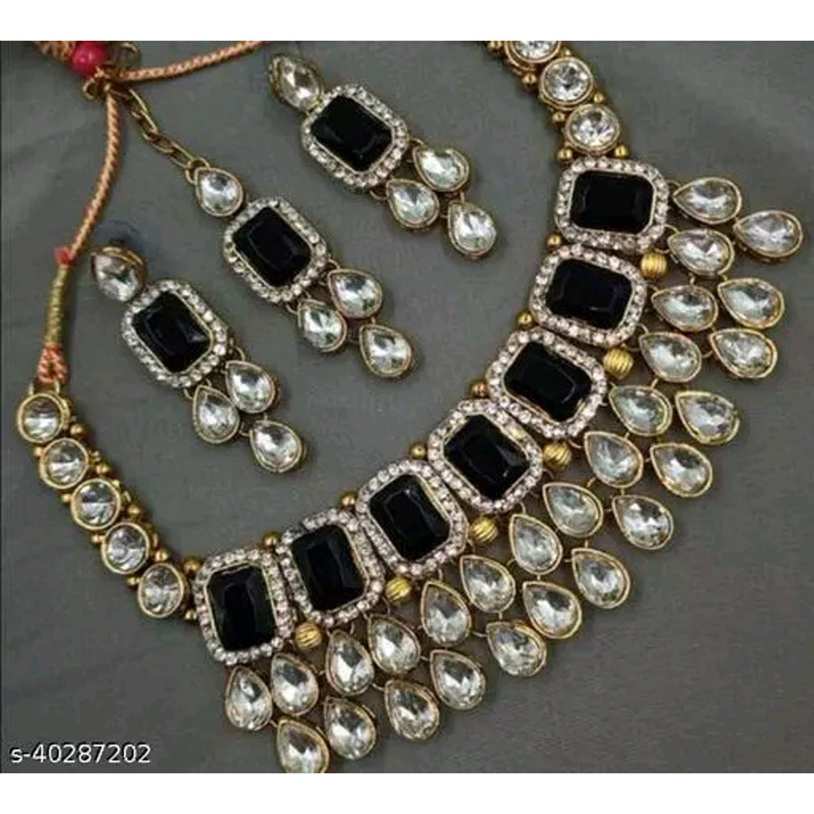Raashi Fashions Black Necklace Set