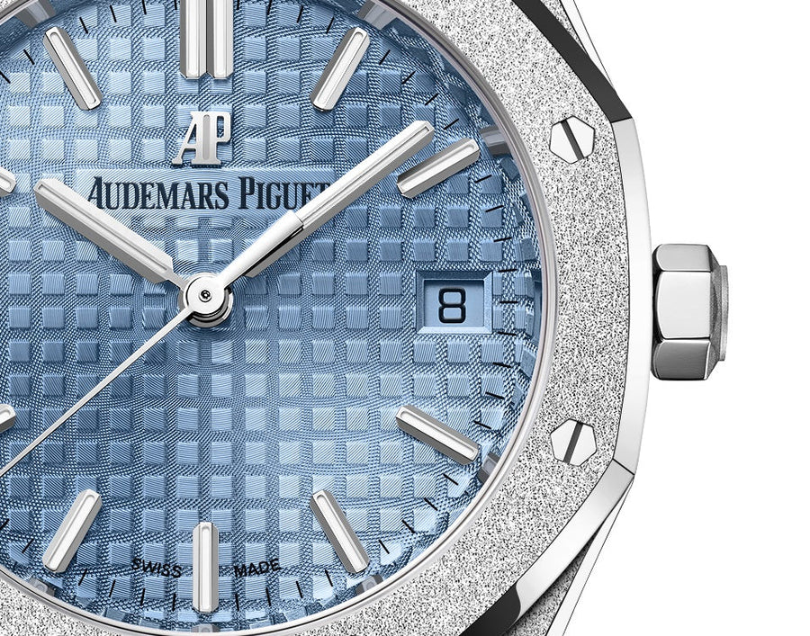 Royal Oak FROSTED GOLD SELFWINDING Ref# 77353BC.GG.1263BC.01